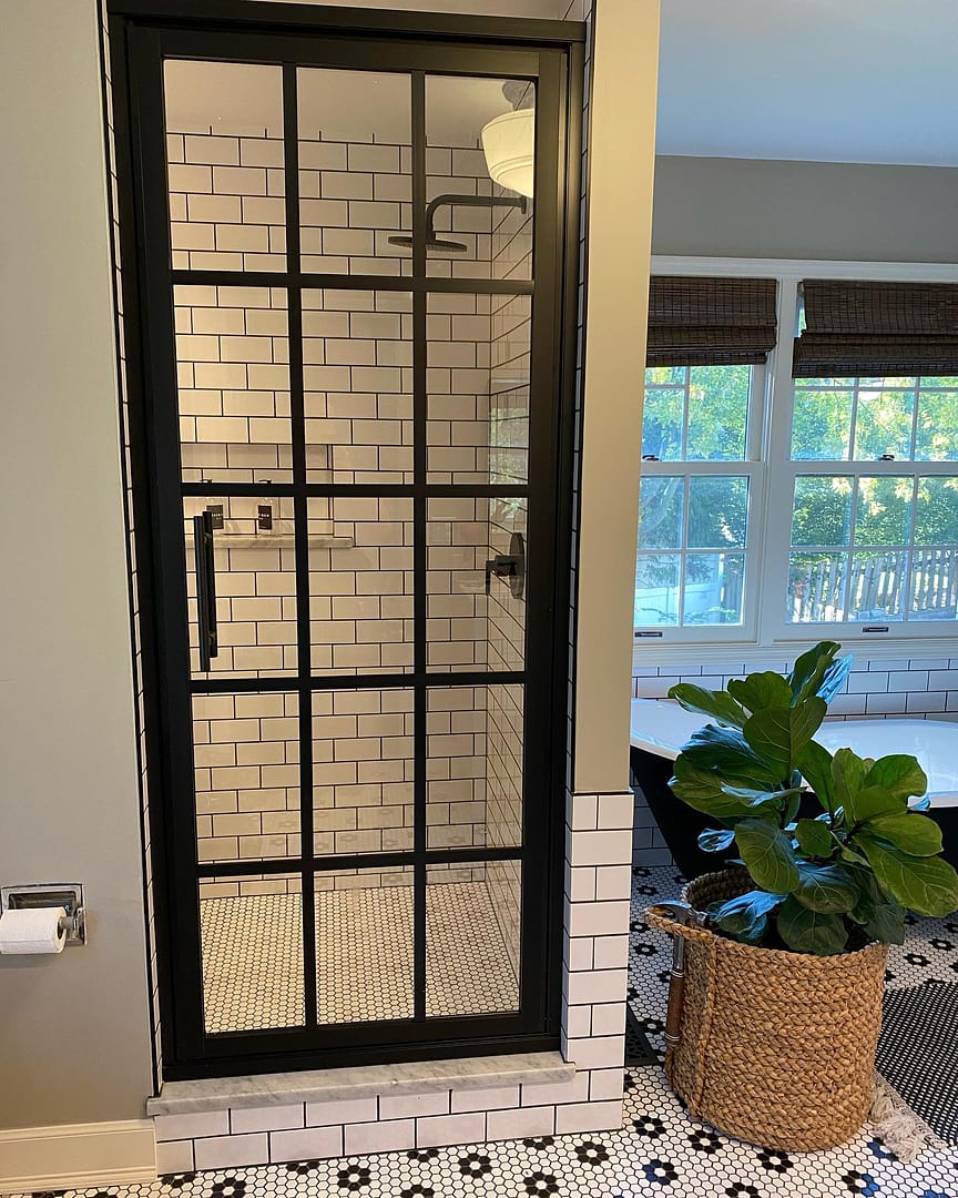 Gridscape GS1 Swing Shower Door in Black with Clear Glass