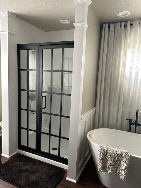 Gridscape GS1 Swing Shower Door and Panel in Black with Clear Glass