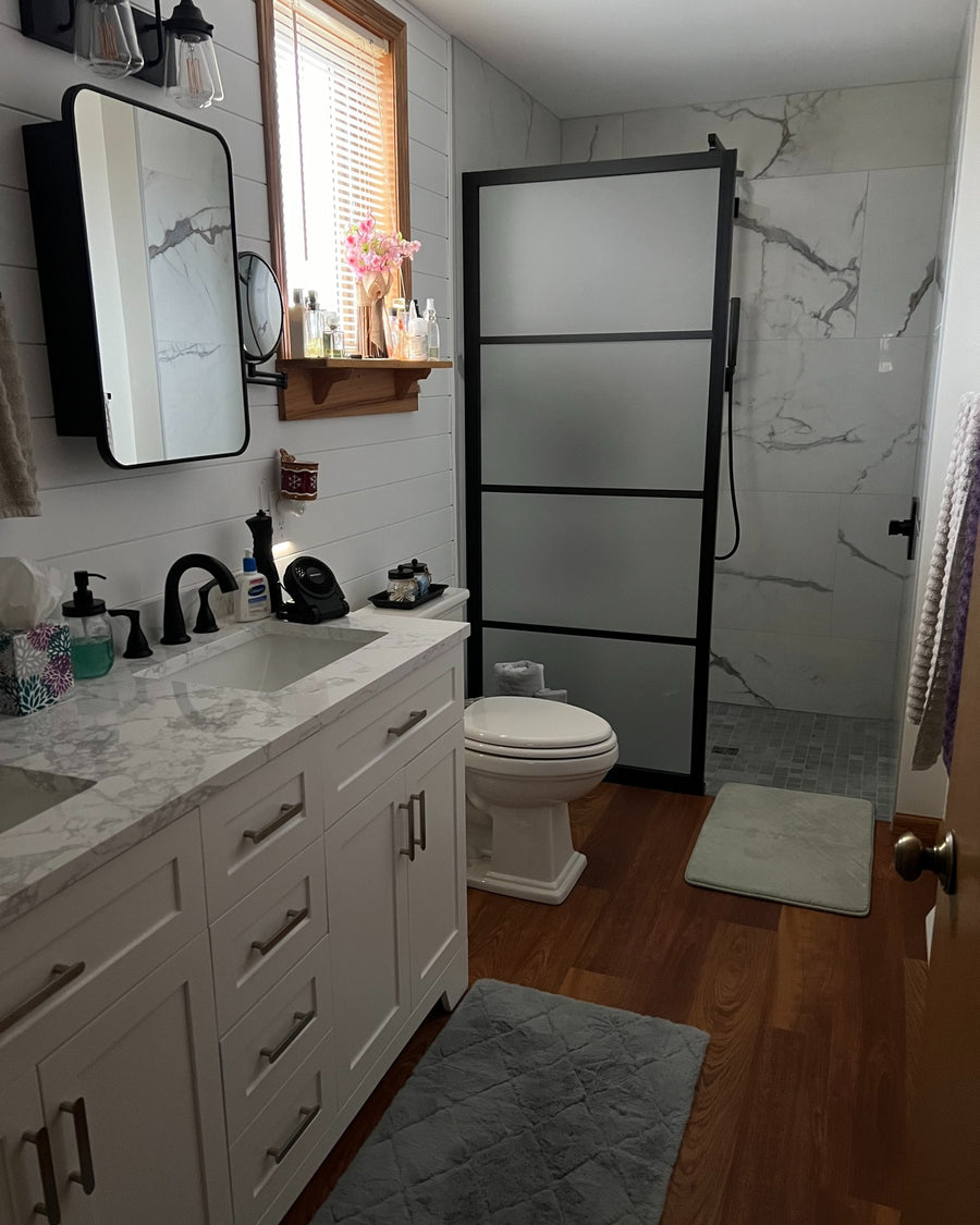 Gridscape GS2 Shower Screen in Black with SatinDeco Glass