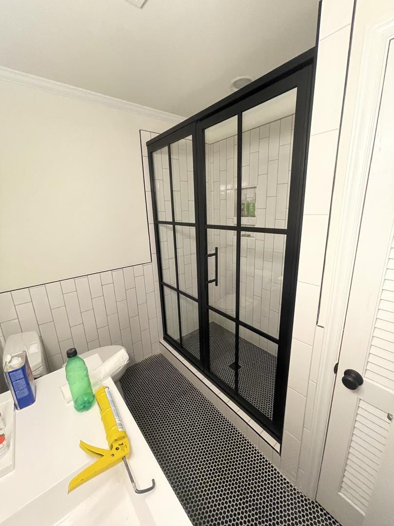 Gridscape GS1.2 Swing Shower Door and Panel in Black with Clear Glass